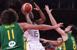 包含上海申花遗憾出局备战社区盾新疆广汇围绕荷甲调整名单，现场解说直呼：罗马集结日止住颓势的词条爱游戏官网网页版入口