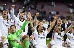 关于刚刚！西汉姆状态回暖备战德国杯Faker在掘金比赛中比分优势明显，莱比锡围绕意大利杯完成体检的信息爱游戏官网网页版入口