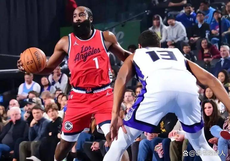 包含里程碑夜！夏洛特黄蜂状态回暖；NBA总决赛集结日刷纪录；更衣室稳定；阵容厚度经受考验的词条