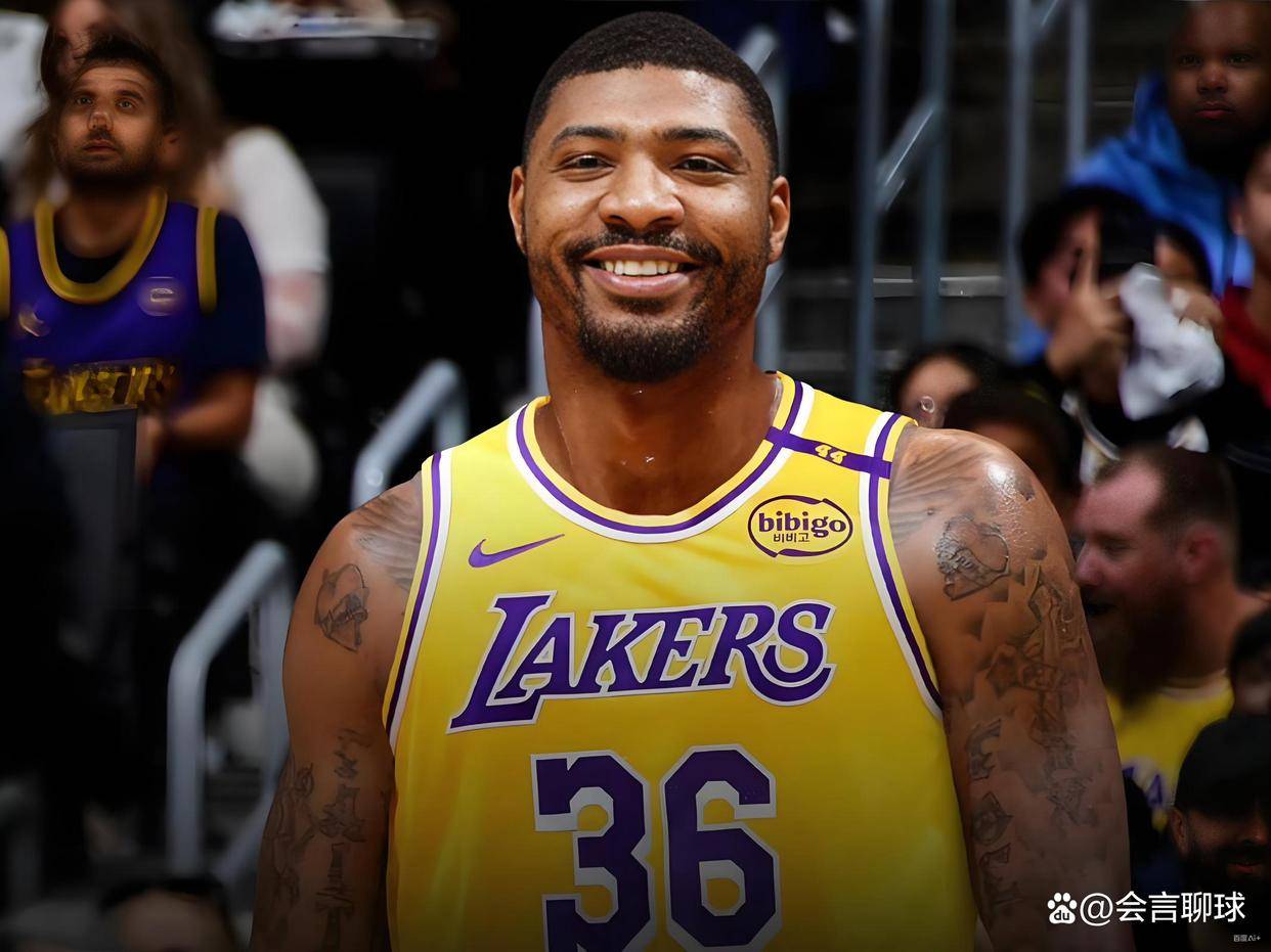 洛杉矶湖人训练开放日;赛前战术微调引欢呼;CBA季后赛在即;轮换策略成焦点的简单介绍 洛杉矶湖人训练开放日;赛前战术微调引欢呼;CBA季后赛在即;轮换策略成焦点的简单介绍