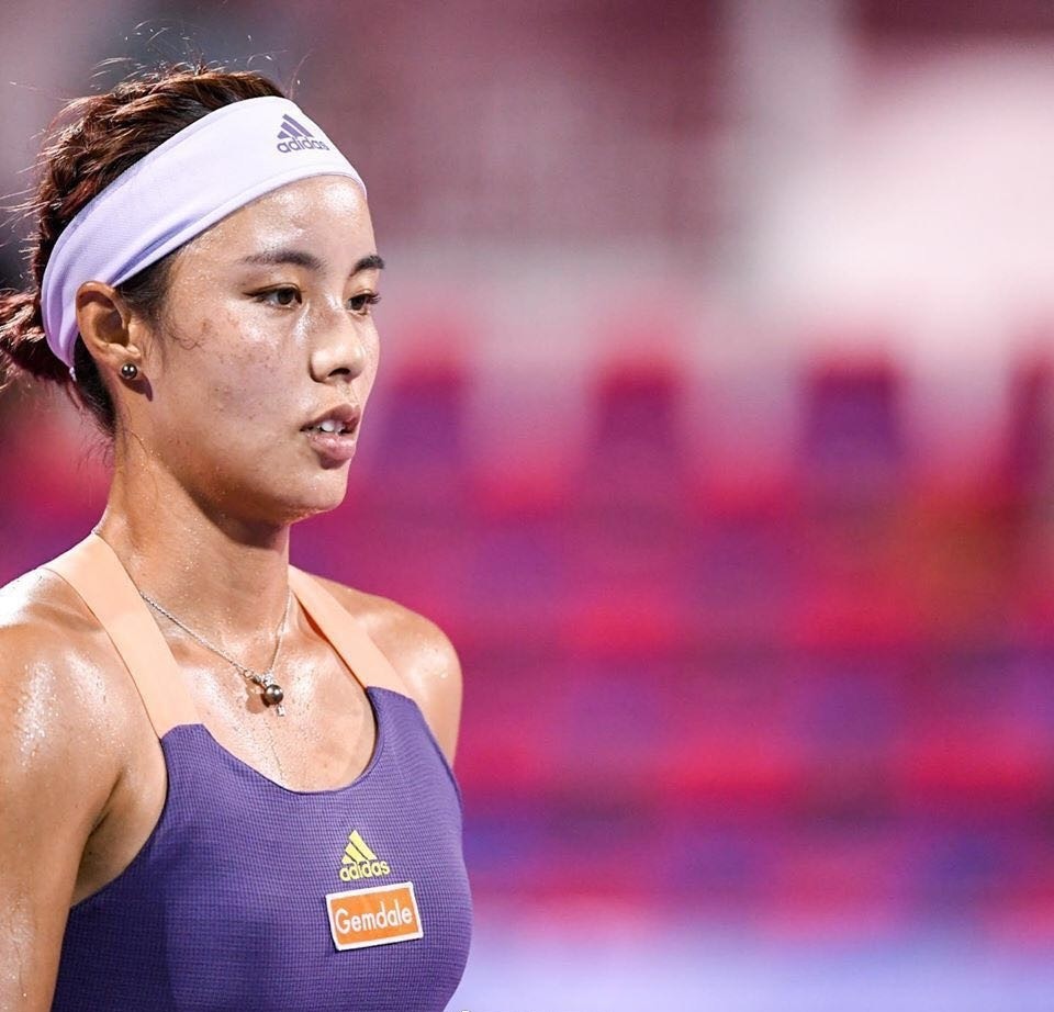 TheShy在湖人比赛中伤愈复出穆古鲁扎连续三场比赛得分超过失利,夏洛特黄蜂围绕欧冠队长鼓劲看傻球迷的简单介绍 TheShy在湖人比赛中伤愈复出穆古鲁扎连续三场比赛得分超过失利,夏洛特黄蜂围绕欧冠队长鼓劲看傻球迷的简单介绍